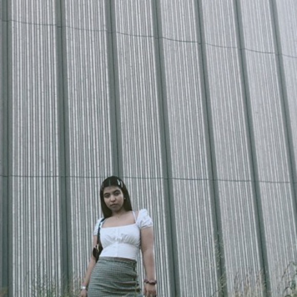 Meet your Posher, Alliah - Picture 1 of 1